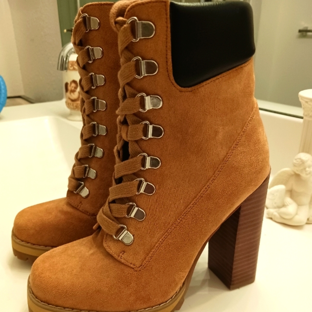 Steve Madden Lace up Boots